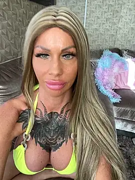 dutchbarbie online show from April 30, 4:23 pm