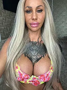 dutchbarbie online show from July 7, 4:32 pm