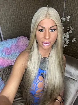 dutchbarbie online show from October 16, 8:00 pm