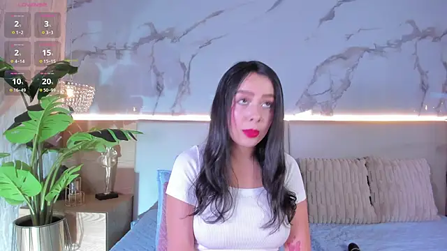 ValSmith  online show from June 4, 3:34 am