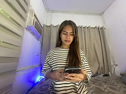 Snapshot of serpenthena_goddess chatting on October 24, 4:41 am serpenthena goddess online show from October 24, 4:41 am