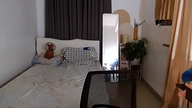 Ur QueenCamilla online show from March 1, 10:04 am