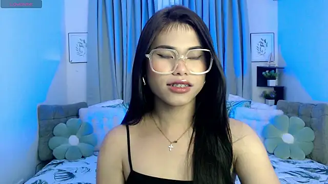 PrettyBlythes TS online show from November 19, 10:37 am