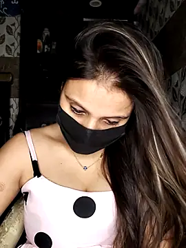 Snapshot of Horny_Shalu chatting on October 15, 7:05 pm Horny Shalu online show from October 15, 7:05 pm