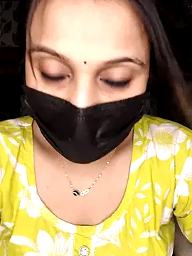 Snapshot of Horny_Shalu chatting on October 18, 7:37 pm Horny Shalu online show from October 18, 7:37 pm