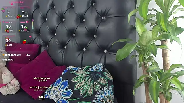 Snapshot of Britney_Rose chatting on October 18, 5:32 am Britney Rose online show from October 18, 5:32 am
