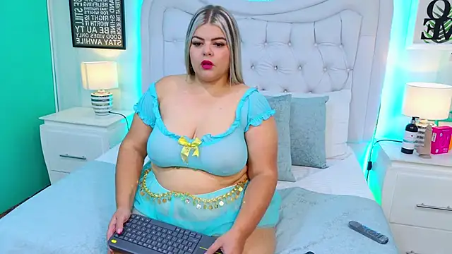 KiimBrooks online show from October 8, 11:25 am