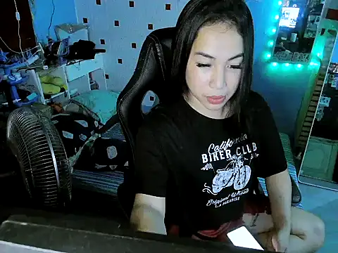 NicoleRoseTS online show from December 2, 5:59 pm