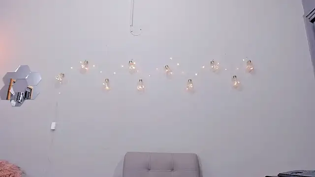 alianim online show from December 18, 8:57 pm