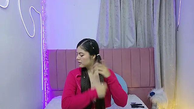 sukilove18 online show from September 12, 11:34 pm