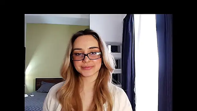 Chloe Ravens online show from December 18, 11:04 am