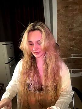 Snapshot of Chloe_Ravens chatting on October 7, 8:13 pm Chloe Ravens online show from October 7, 8:13 pm