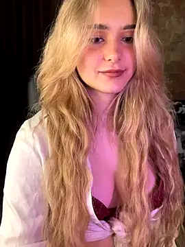 Snapshot of Chloe_Ravens chatting on October 11, 8:33 pm Chloe Ravens online show from October 11, 8:33 pm