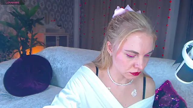 LiSinDoll online show from November 18, 6:25 am