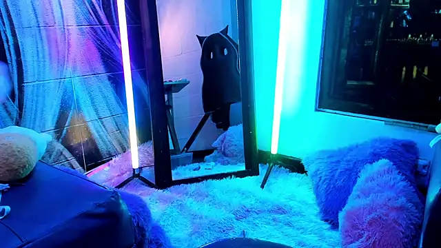 Giaa rossi online show from November 21, 2:30 pm