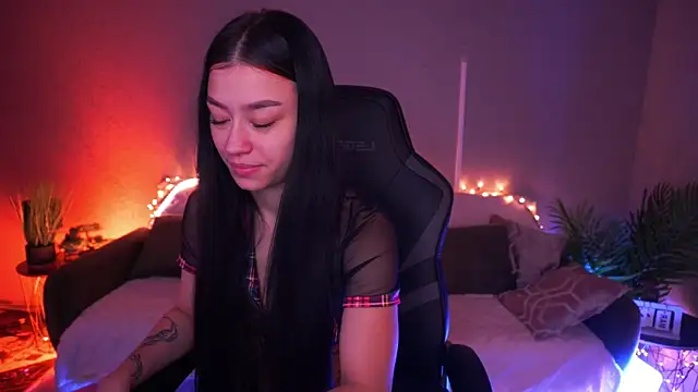 FataleNellie online show from March 11, 10:45 pm