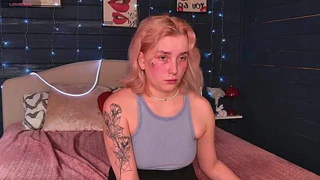 Crystal Jull online show from March 22, 3:34 am