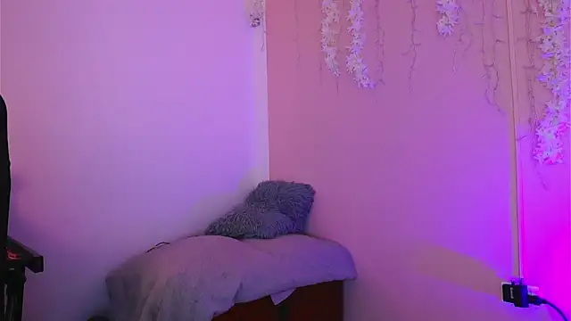 Violet moon24 online show from October 26, 10:05 pm