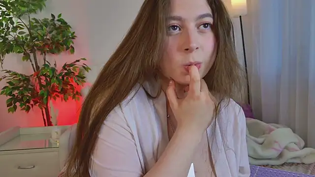 Queen Michelle  online show from April 21, 2:48 am