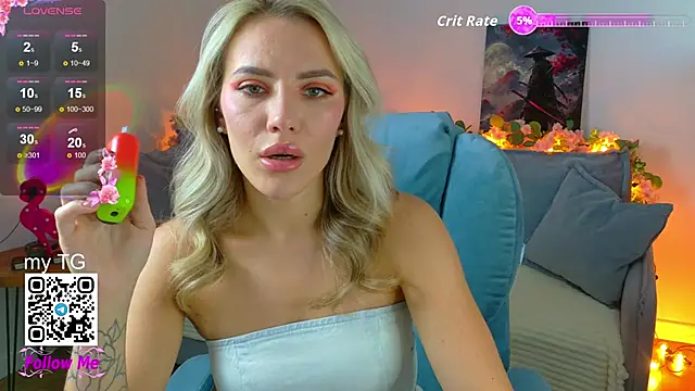 Snapshot of HoneyJohansson chatting on September 9, 3:23 pm HoneyJohansson online show from September 9, 3:23 pm