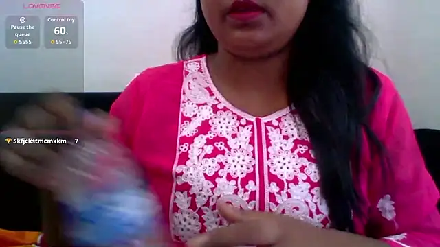 Snapshot of cute_girl007 chatting on October 15, 7:33 am cute girl007 online show from October 15, 7:33 am
