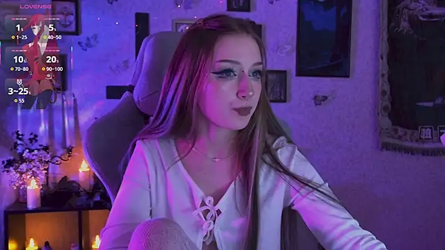 LiliLuna online show from July 7, 10:23 pm