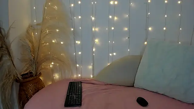 Snapshot of arianna_cox__ chatting on October 6, 7:40 pm arianna cox online show from October 6, 7:40 pm
