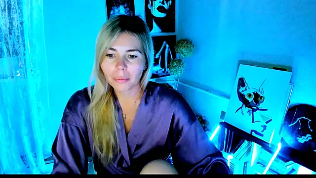 LoraBoyar online show from July 9, 2:47 am