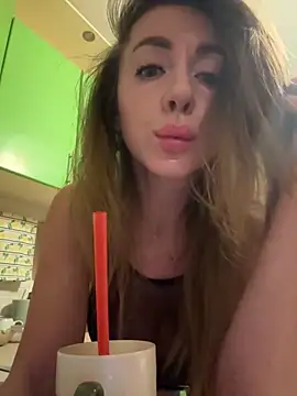 Snapshot of MarinaDiva11_74 chatting on September 13, 8:39 pm MarinaDiva11 74 online show from September 13, 8:39 pm