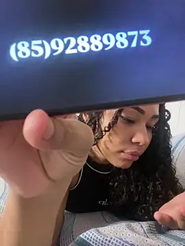 jhennyfer online show from February 5, 4:59 am