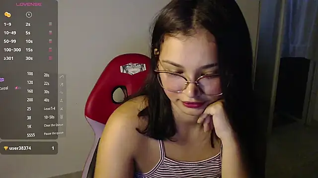 Snapshot of nice_oussy chatting on October 2, 7:08 pm nice oussy online show from October 2, 7:08 pm