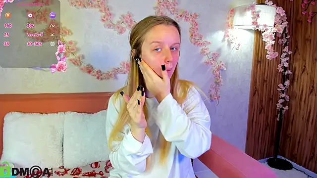 Snapshot of Rina_Panic chatting on October 6, 1:11 am Rina Panic online show from October 6, 1:11 am