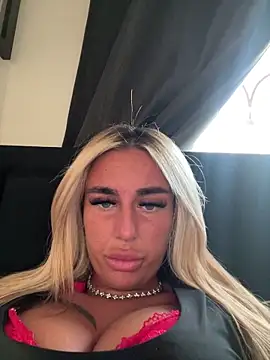 EllieMaeBaby online show from April 7, 6:10 pm