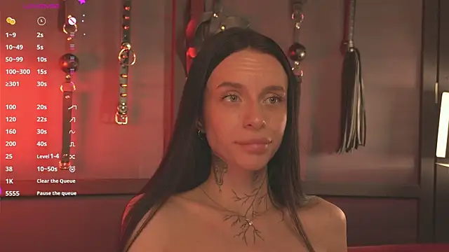 Snapshot of livia_starwars chatting on October 12, 9:28 pm livia starwars online show from October 12, 9:28 pm