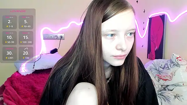 Snapshot of AliceHaris chatting on September 20, 1:27 am AliceHaris online show from September 20, 1:27 am