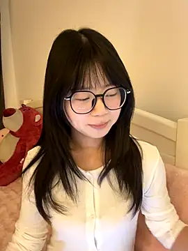 Ella-A9 online show from December 4, 4:52 pm