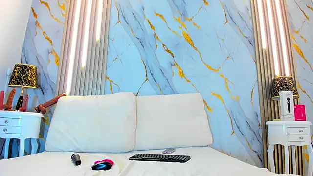 Tiifany Baker online show from April 4, 9:02 pm