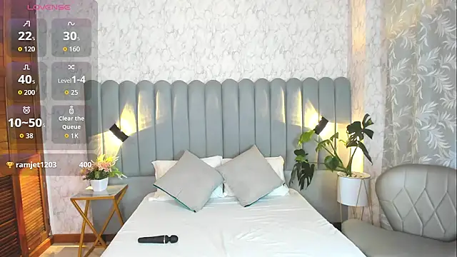 candyclair1 online show from January 8, 8:35 pm