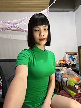 Snapshot of andymi1 chatting on October 4, 1:06 pm andymi1 online show from October 4, 1:06 pm