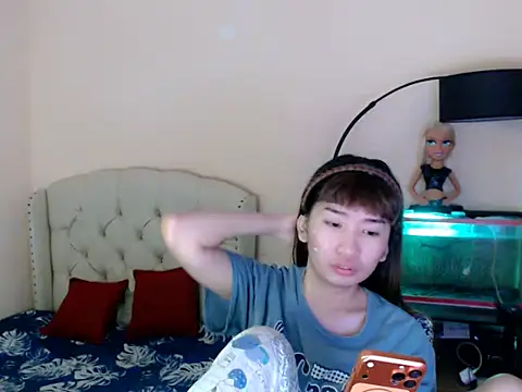 ShantalFoxxy  online show from April 1, 2:23 am