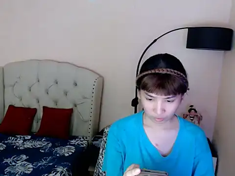 ShantalFoxxy  online show from July 17, 1:21 am