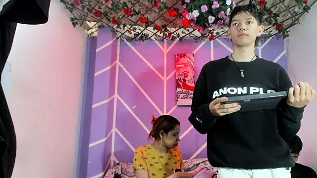 Snapshot of lau_and_boys18 chatting on September 9, 1:33 pm lau and boys18 online show from September 9, 1:33 pm