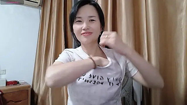 Snapshot of Haili-1 chatting on October 18, 1:58 pm Haili-1 online show from October 18, 1:58 pm