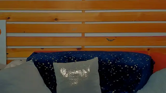 Lori Williams online show from February 10, 1:08 am