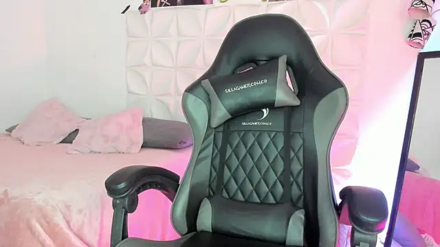 JuliethMoss online show from November 21, 8:55 pm