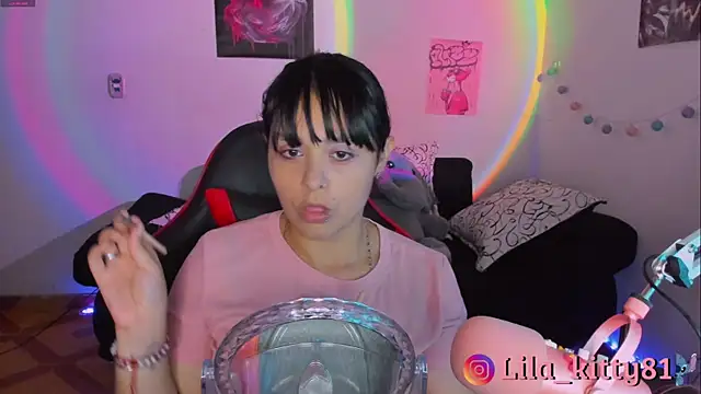lila kitty81 online show from October 8, 8:35 pm