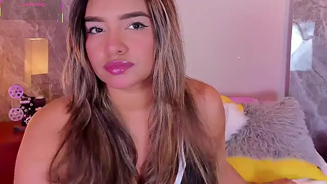 Snapshot of Emma_hunter_ chatting on September 19, 4:11 am Emma hunter online show from September 19, 4:11 am