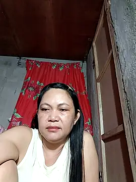 Snapshot of Everleigh_mom chatting on September 11, 8:42 pm Everleigh mom online show from September 11, 8:42 pm