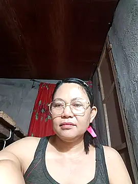 Everleigh mom online show from October 19, 9:17 pm