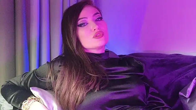 Snapshot of AliceJameson chatting on October 11, 10:34 pm AliceJameson online show from October 11, 10:34 pm